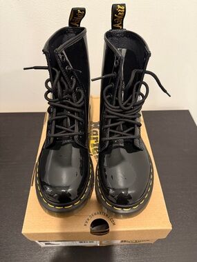 DOC MARTEN’S BOOTS